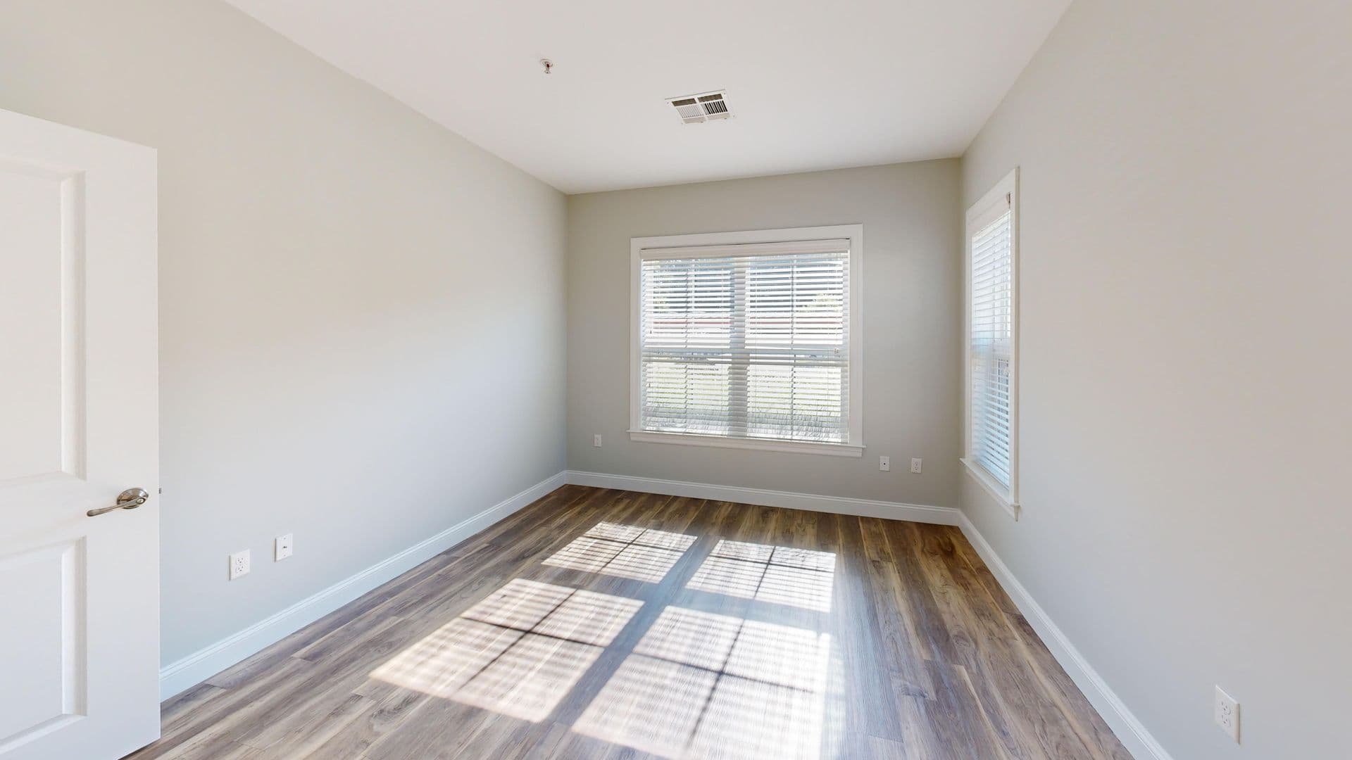 Hamden Apartment: 380 Mather St.