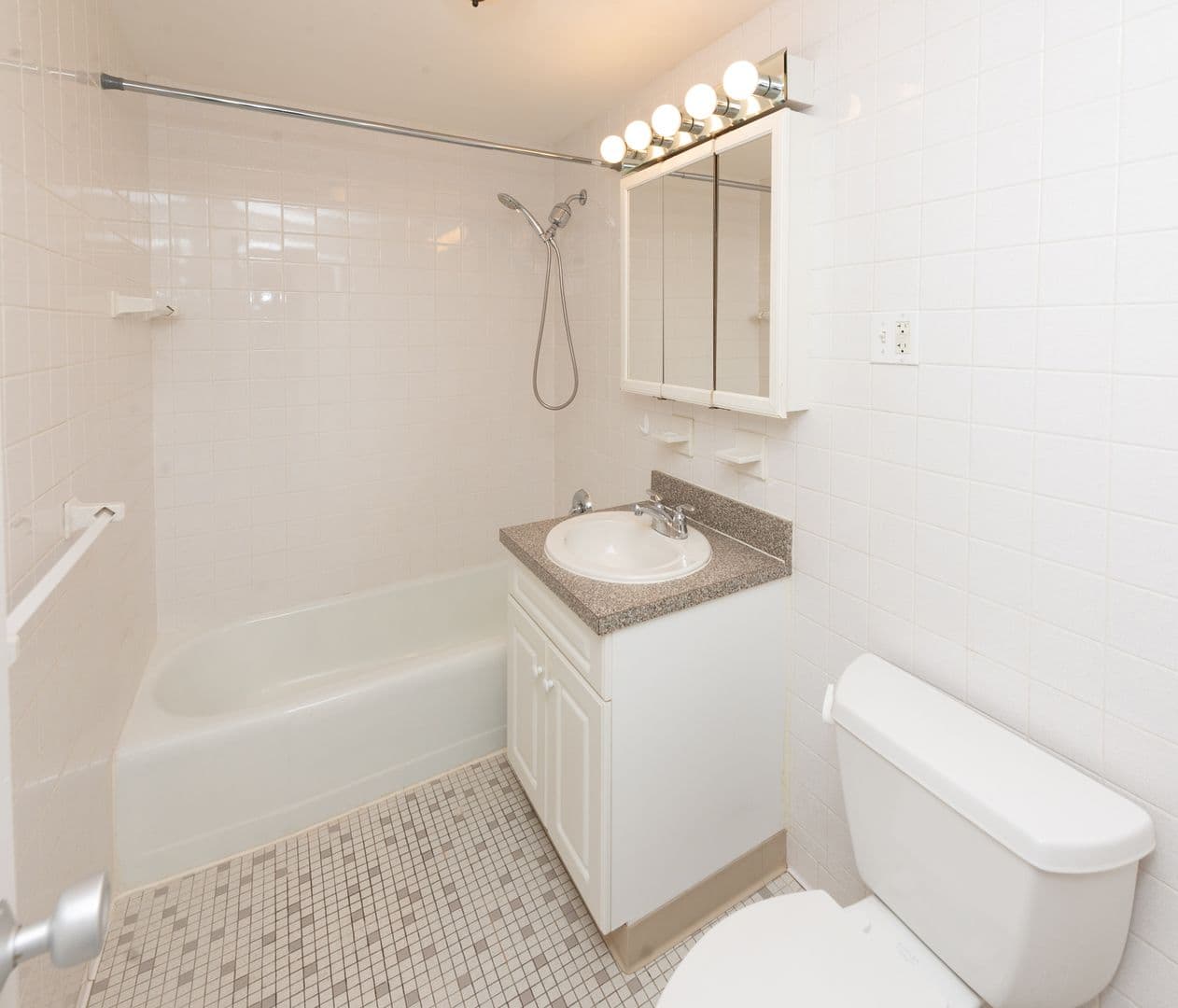 Hamden Apartment: 1199 Whitney Avenue