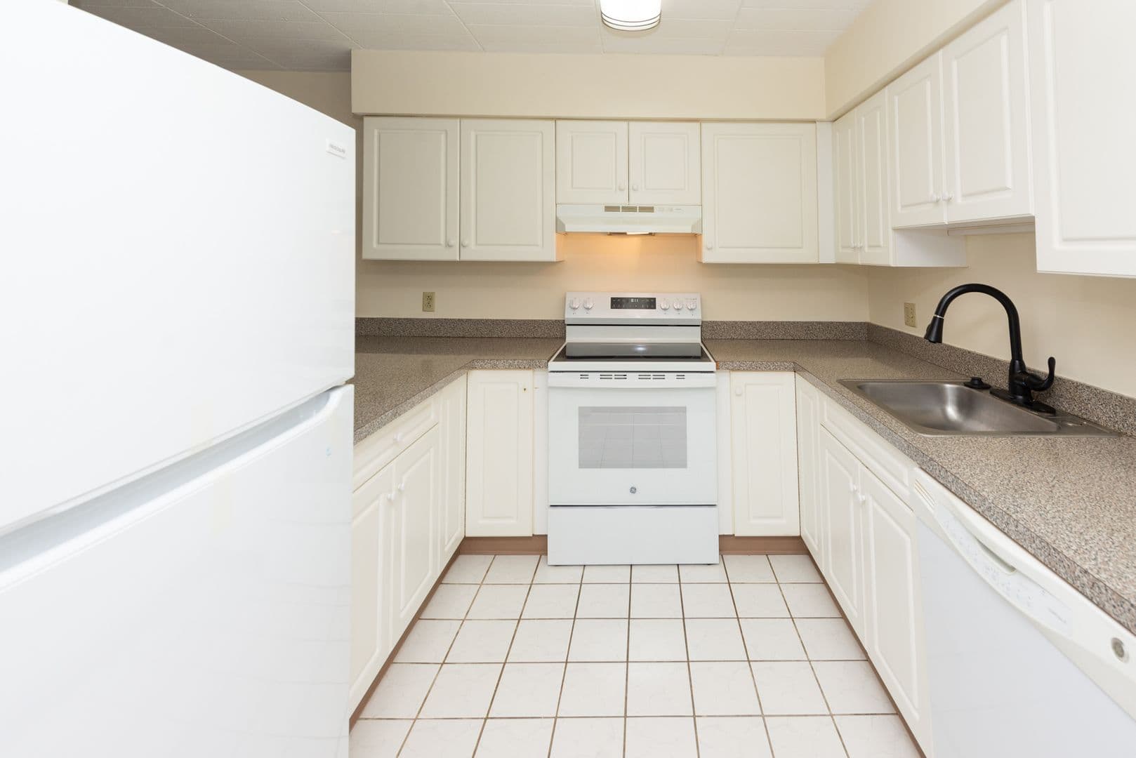 Hamden Apartment: 2405 Whitney Avenue