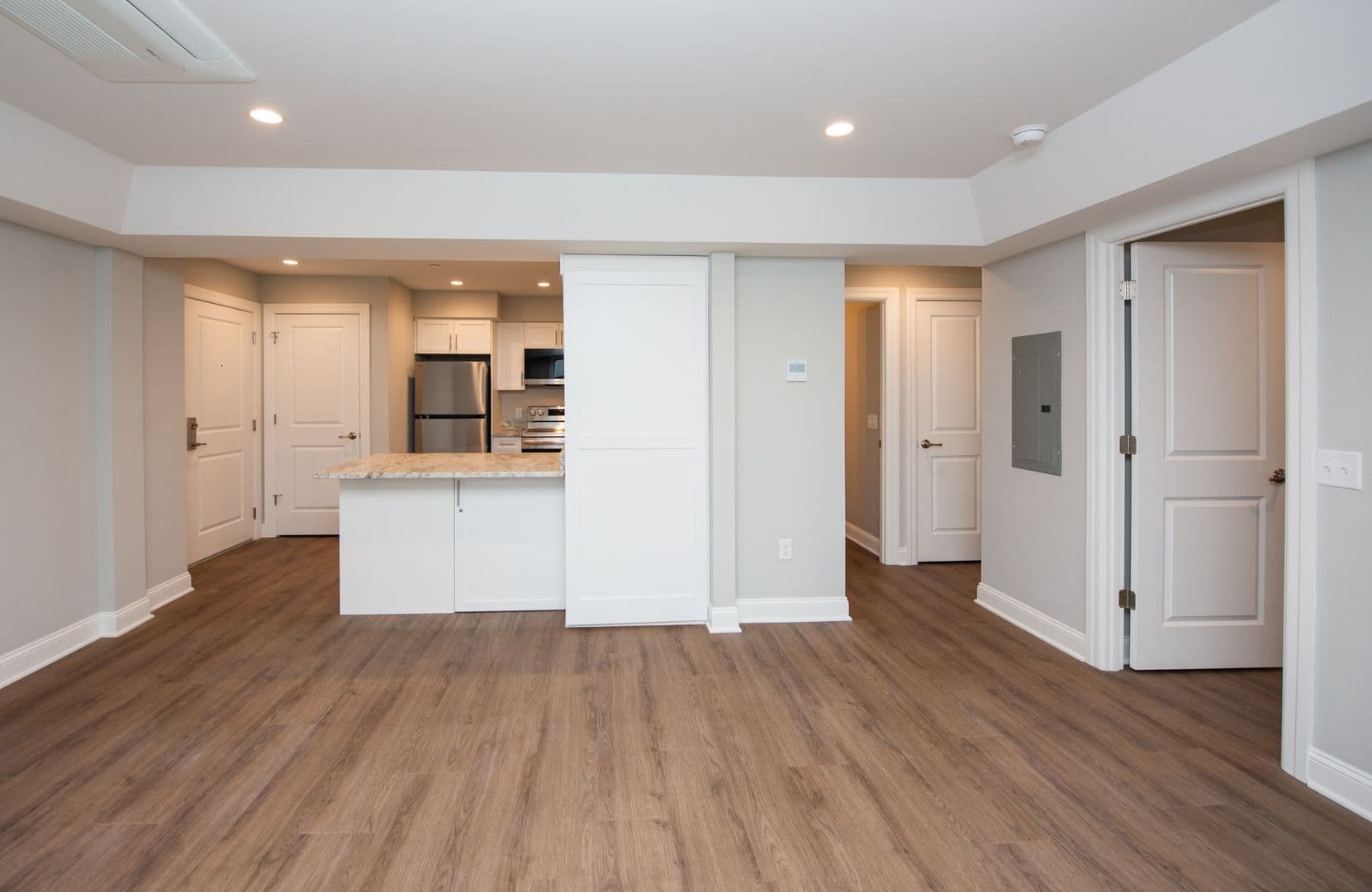 Hamden Apartment: 925 Mix Ave