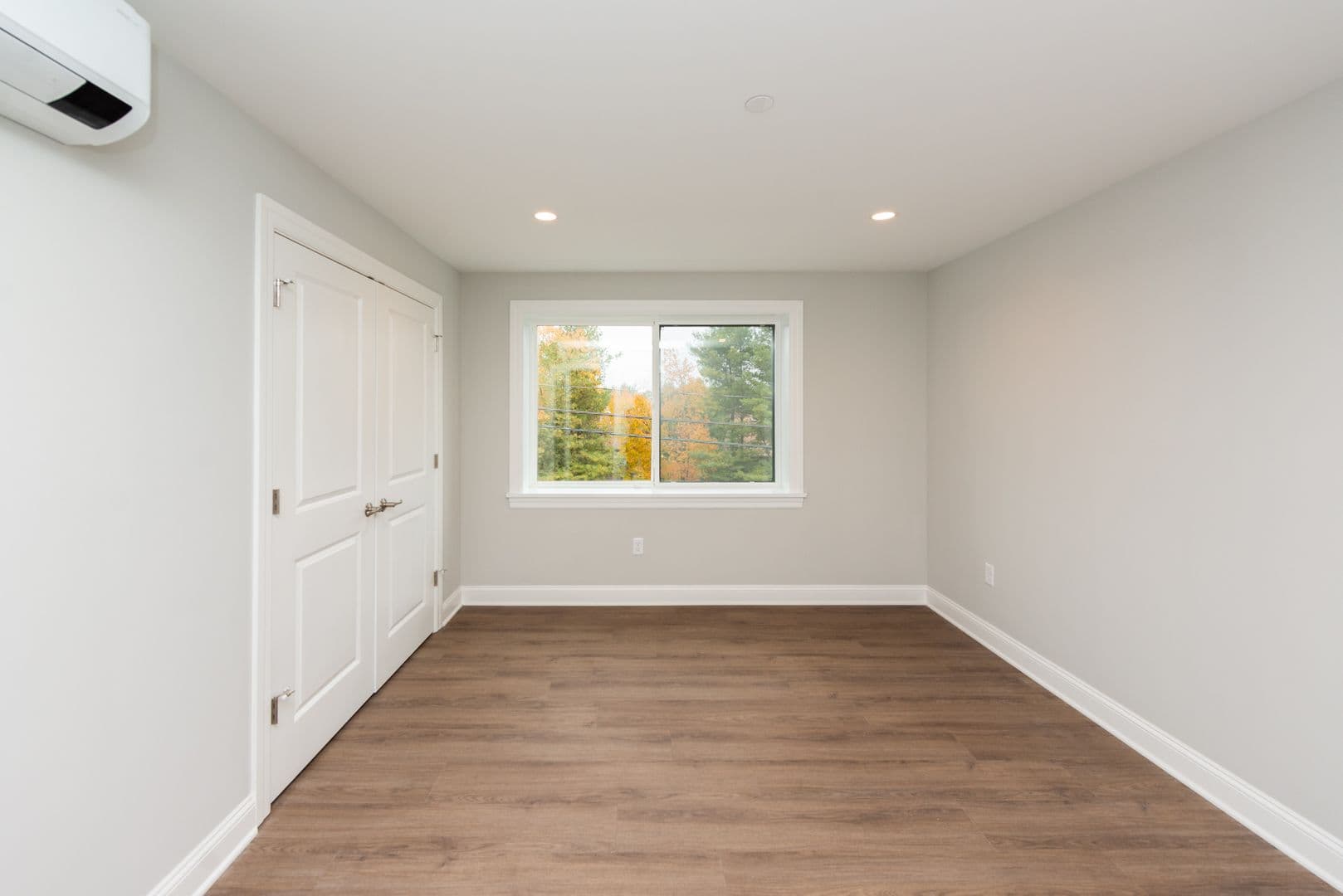 Hamden Apartment: 925 Mix Ave