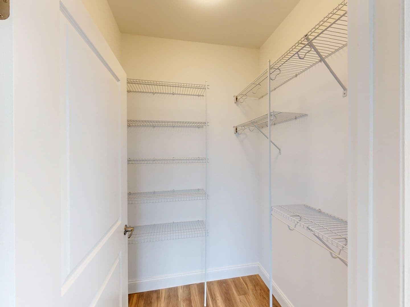 Hamden Apartment: 380 Mather St.
