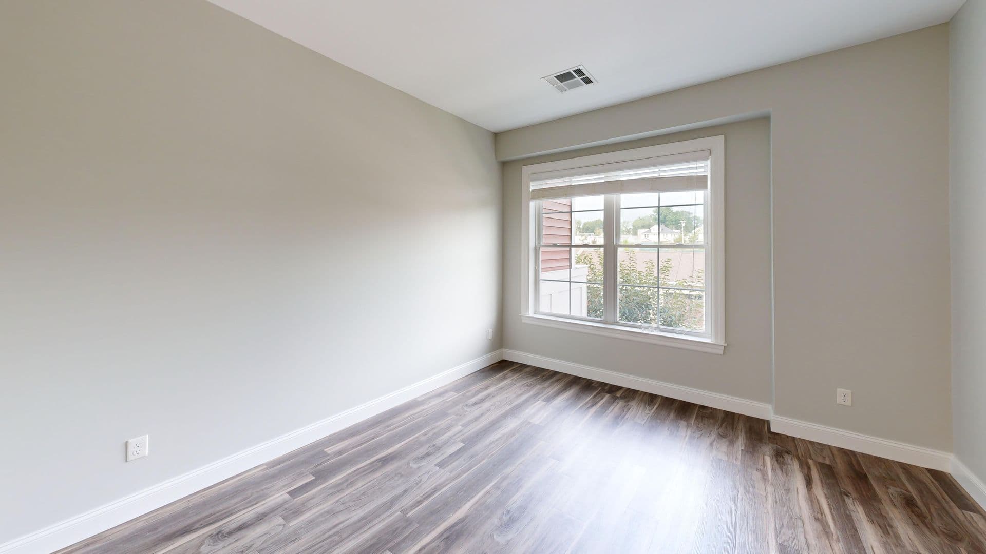Hamden Apartment: 380 Mather St.