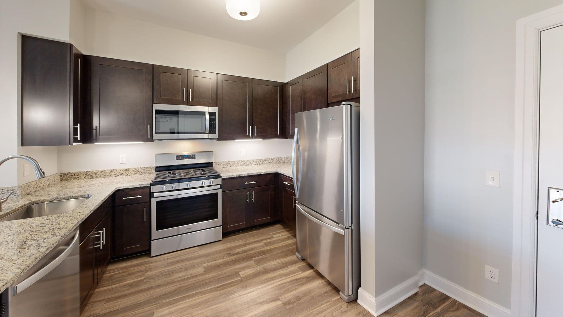 Hamden Apartment: 380 Mather St.