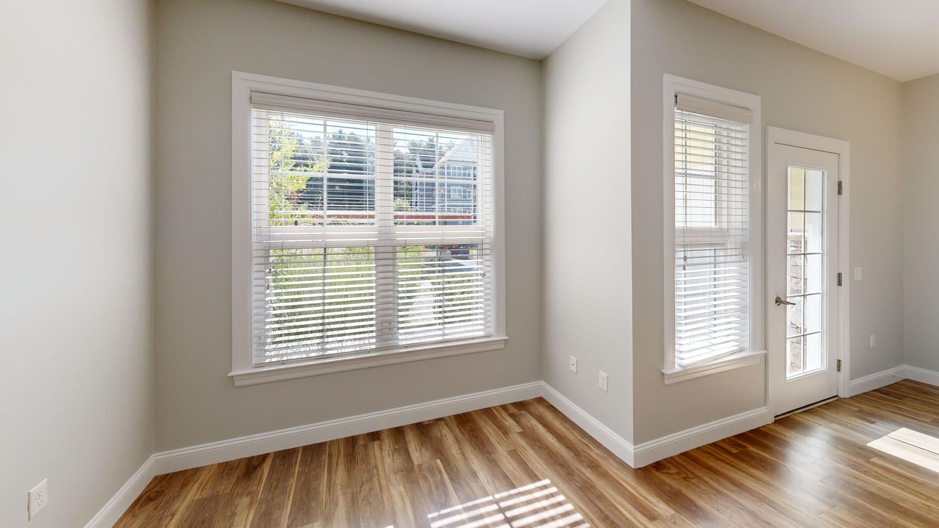 Hamden Apartment: 380 Mather St.
