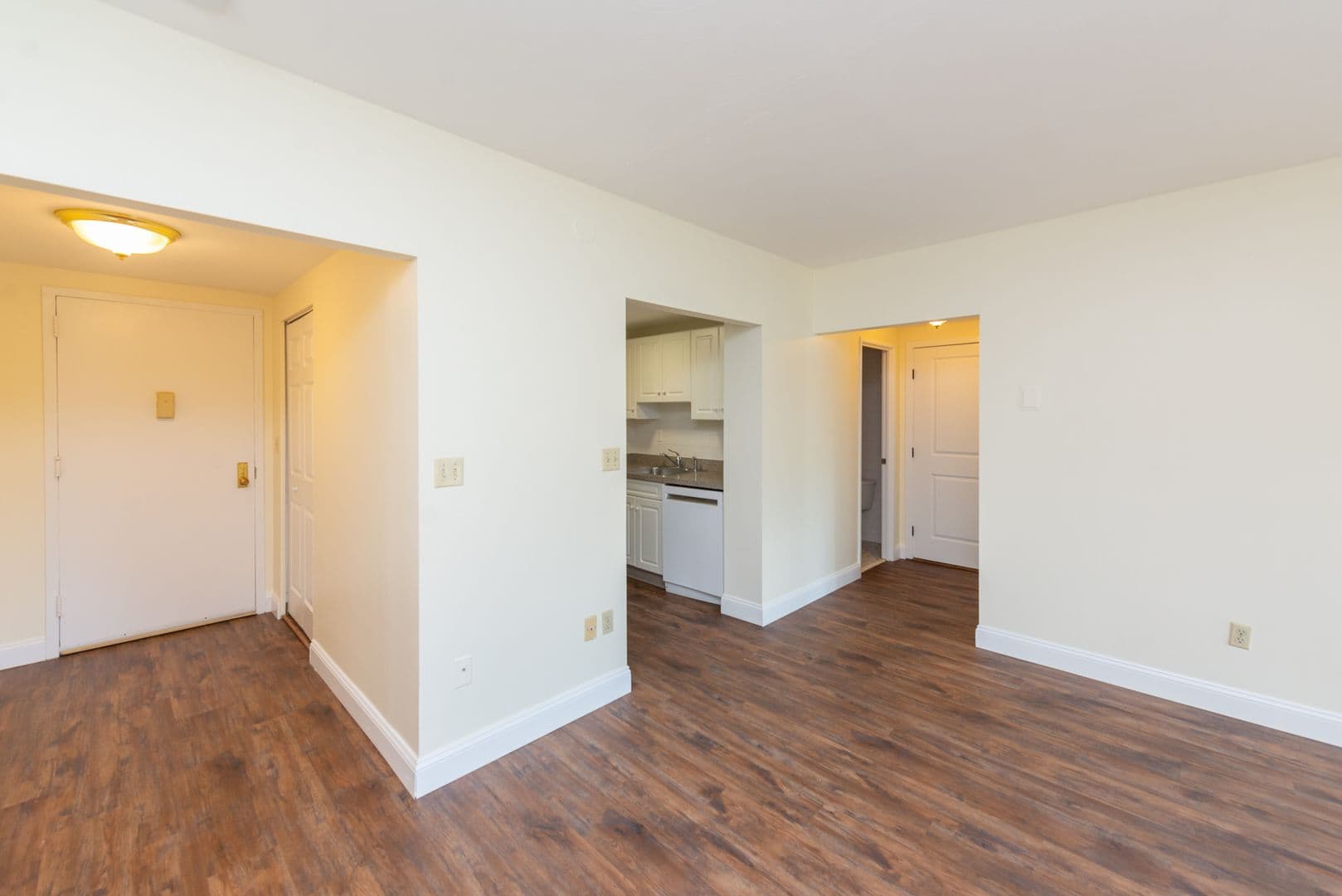 Hamden Apartment: 1199 Whitney Avenue
