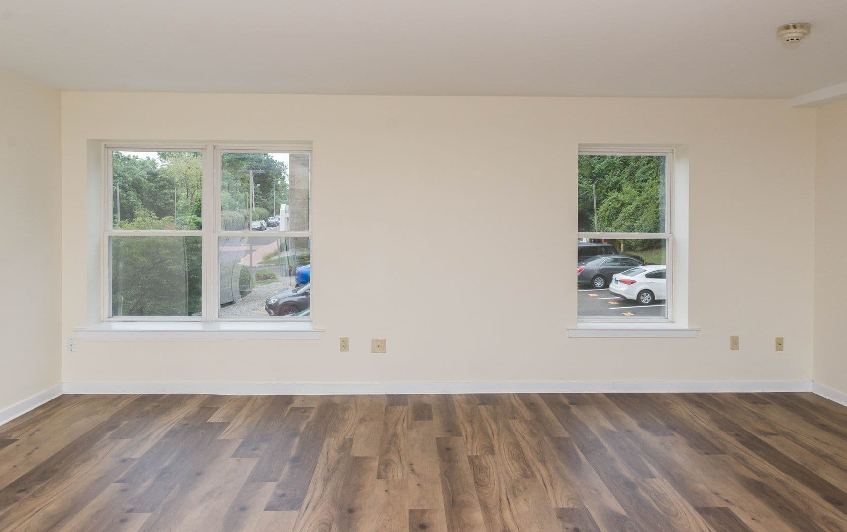 Hamden Apartment: 2 Skiff Street