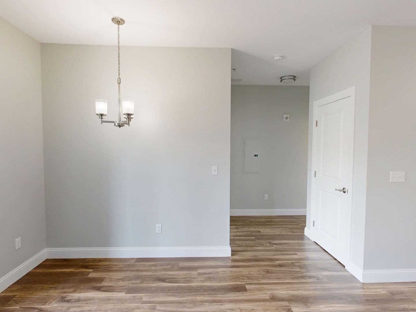 Hamden Apartment: 380 Mather St.