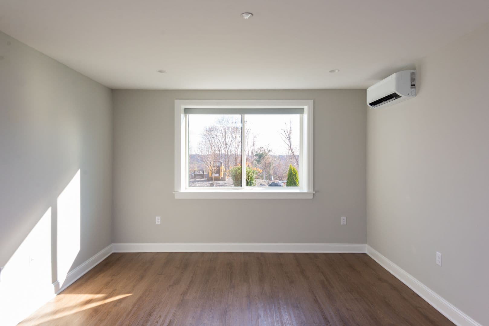 Hamden Apartment: 925 Mix Ave