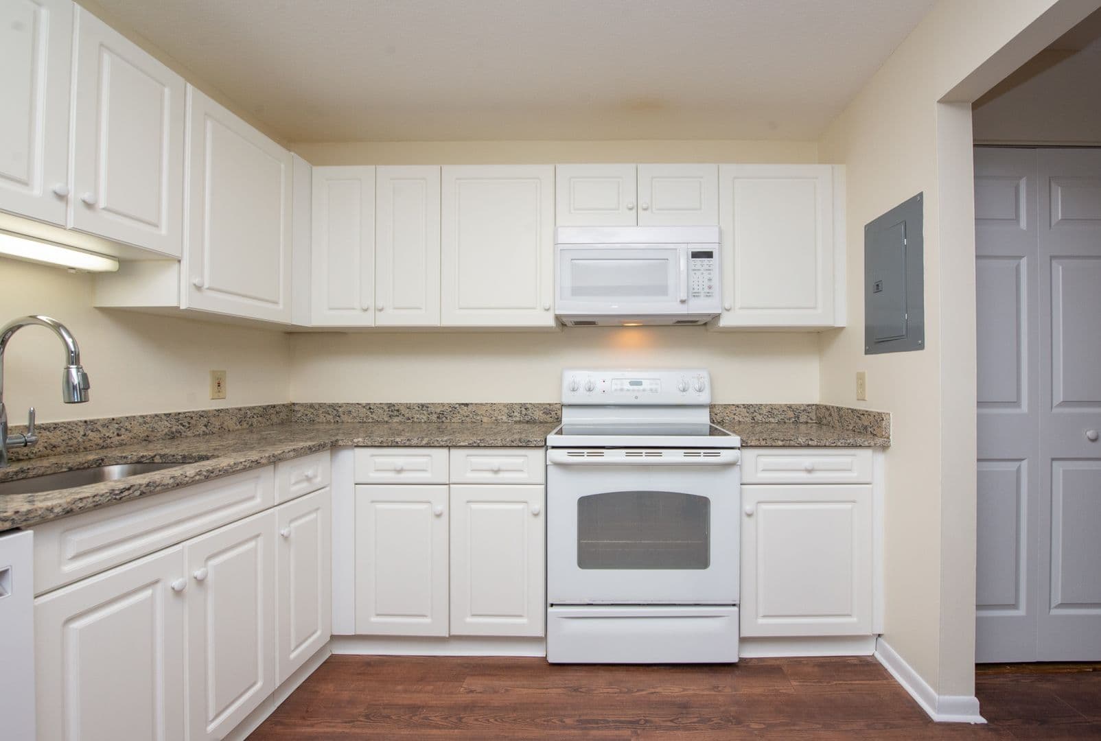 Hamden Apartment: 835-865 Mix Avenue