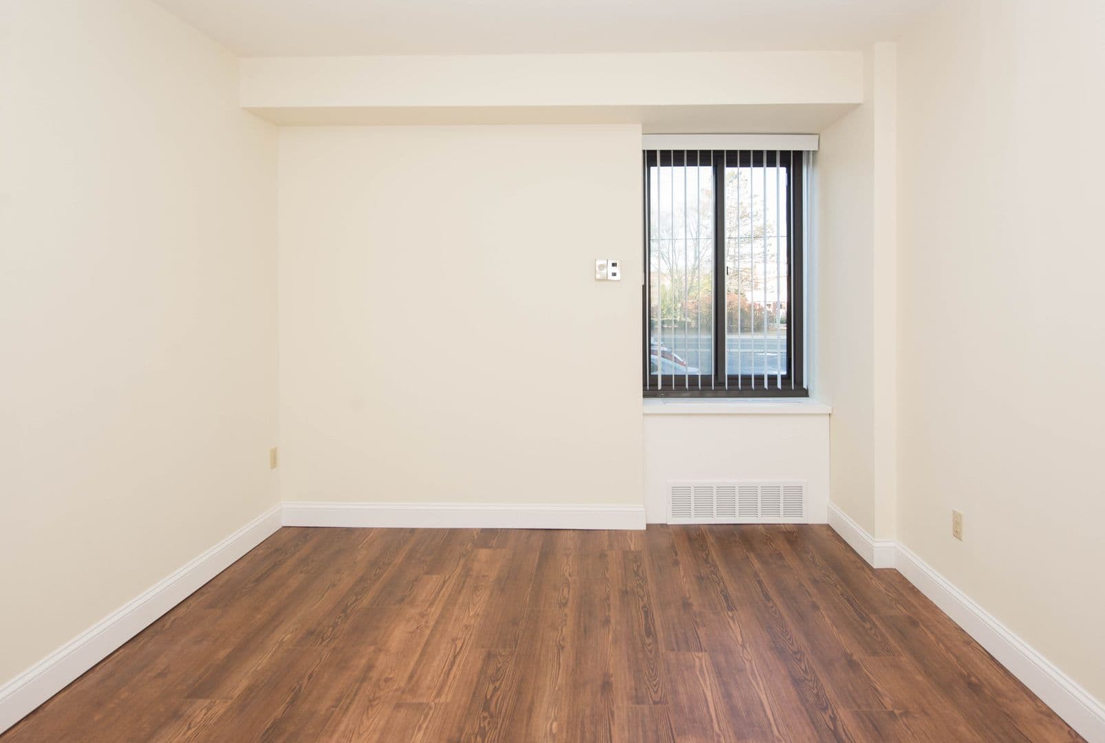 Hamden Apartment: 1199 Whitney Avenue