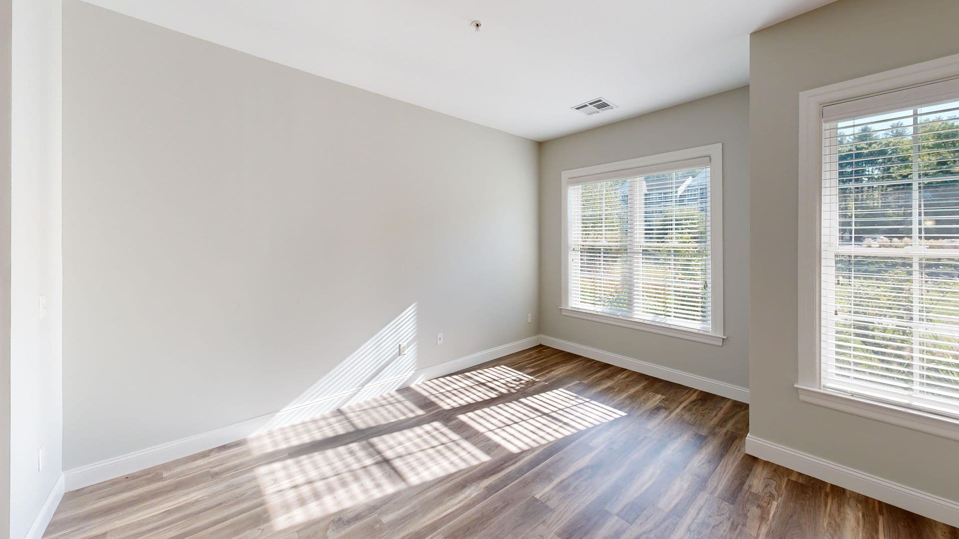 Hamden Apartment: 380 Mather St.