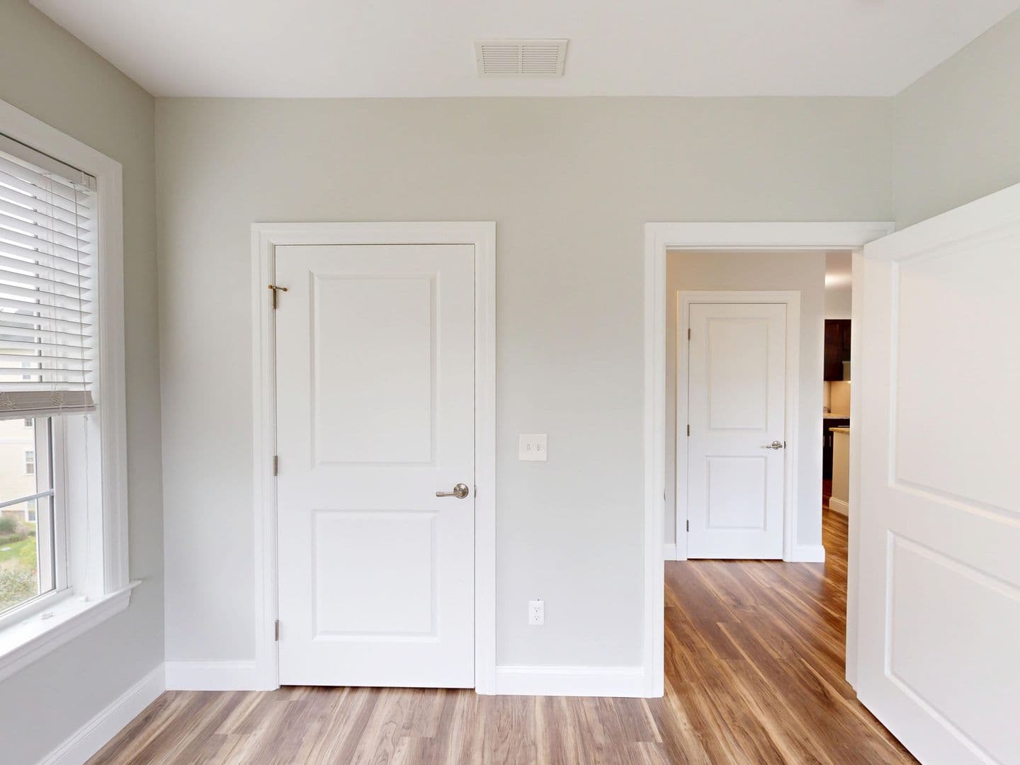 Hamden Apartment: 380 Mather St.