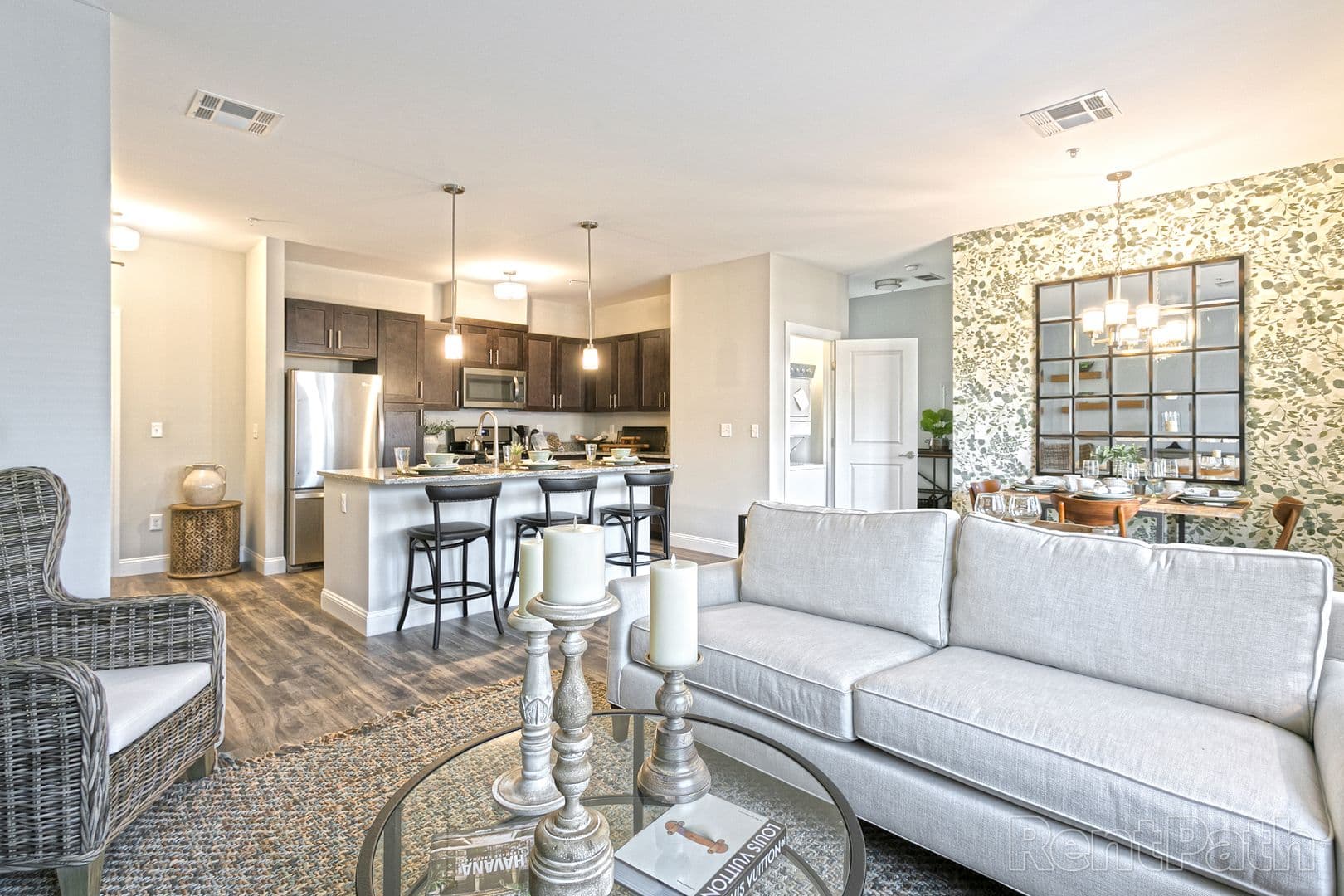 Hamden Apartment: 380 Mather St.