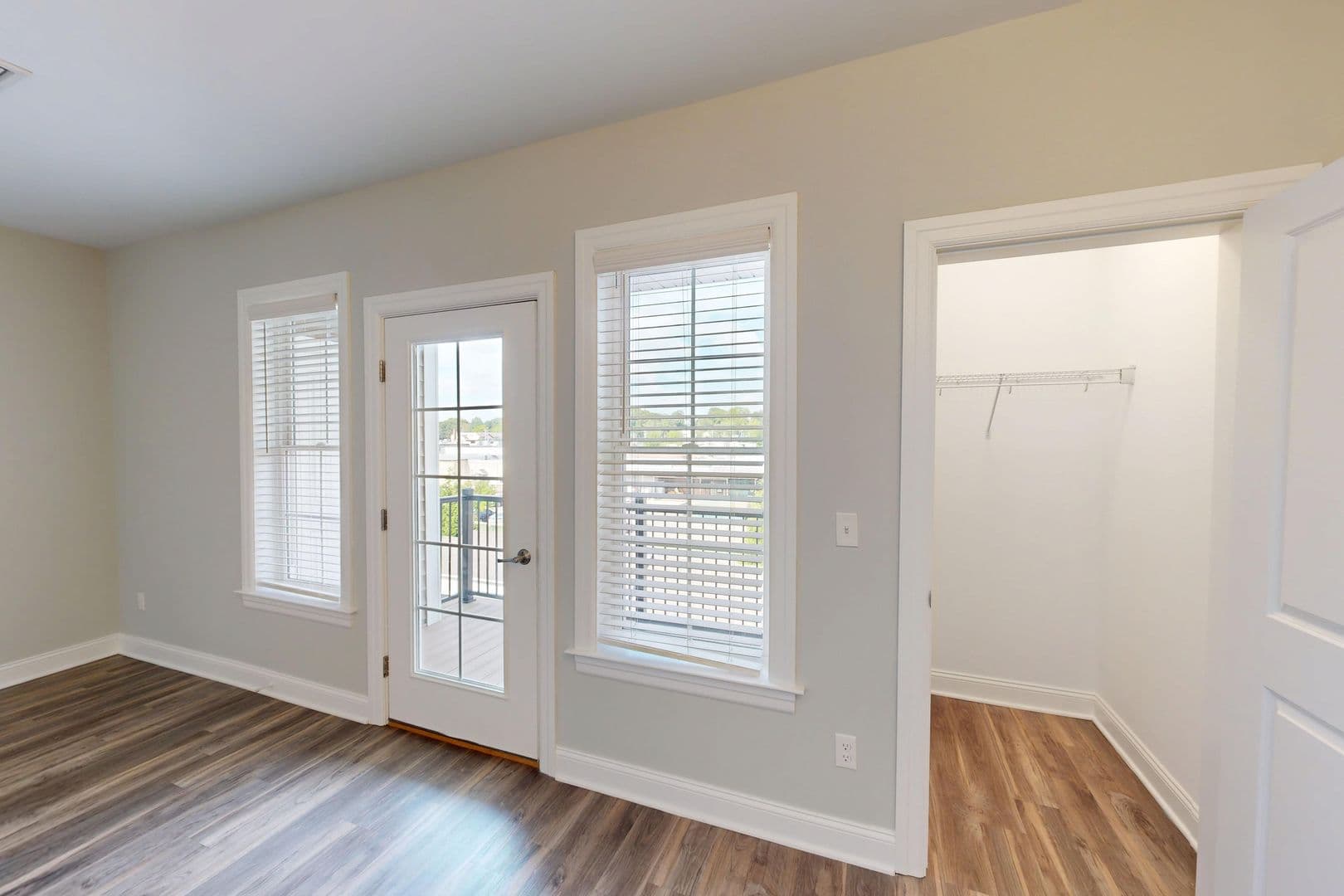 Hamden Apartment: 380 Mather St.