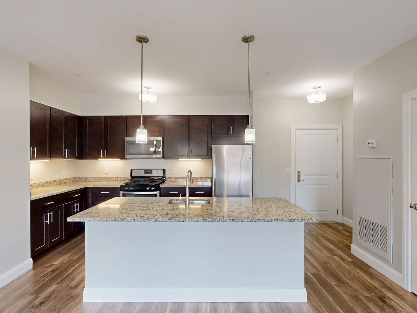 Hamden Apartment: 380 Mather St.