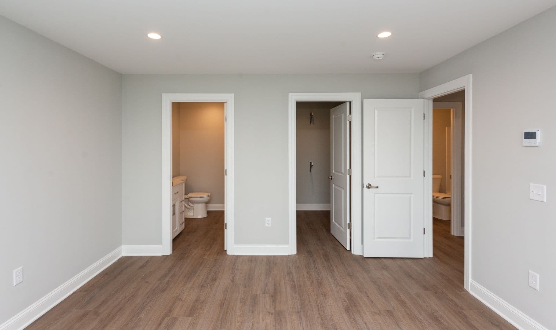 Hamden Apartment: 925 Mix Ave