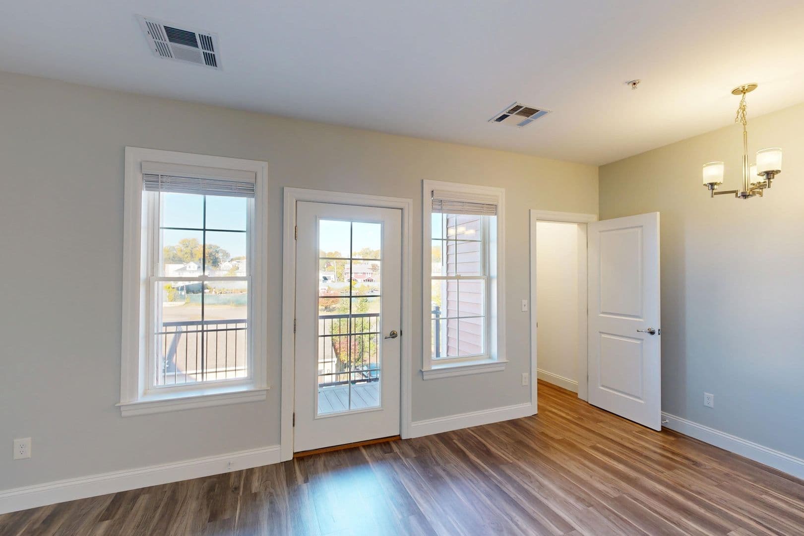 Hamden Apartment: 380 Mather St.