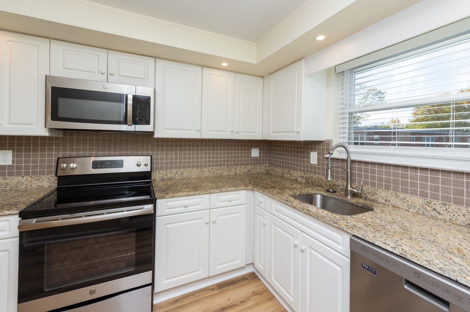 New Haven Apartment: 750 Whitney Avenue