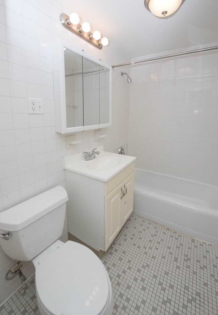 Hamden Apartment: 1199 Whitney Avenue