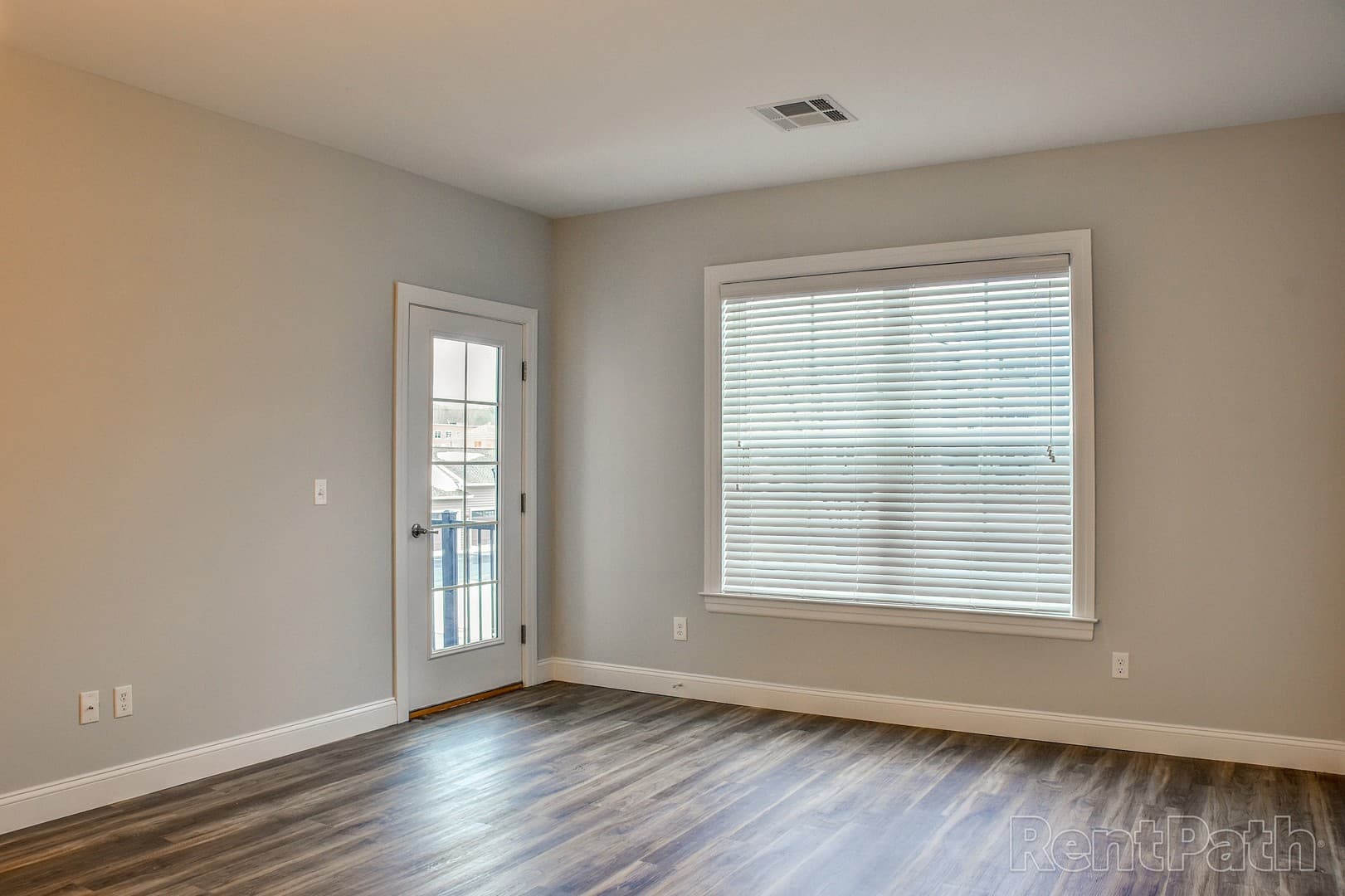 Hamden Apartment: 380 Mather St.