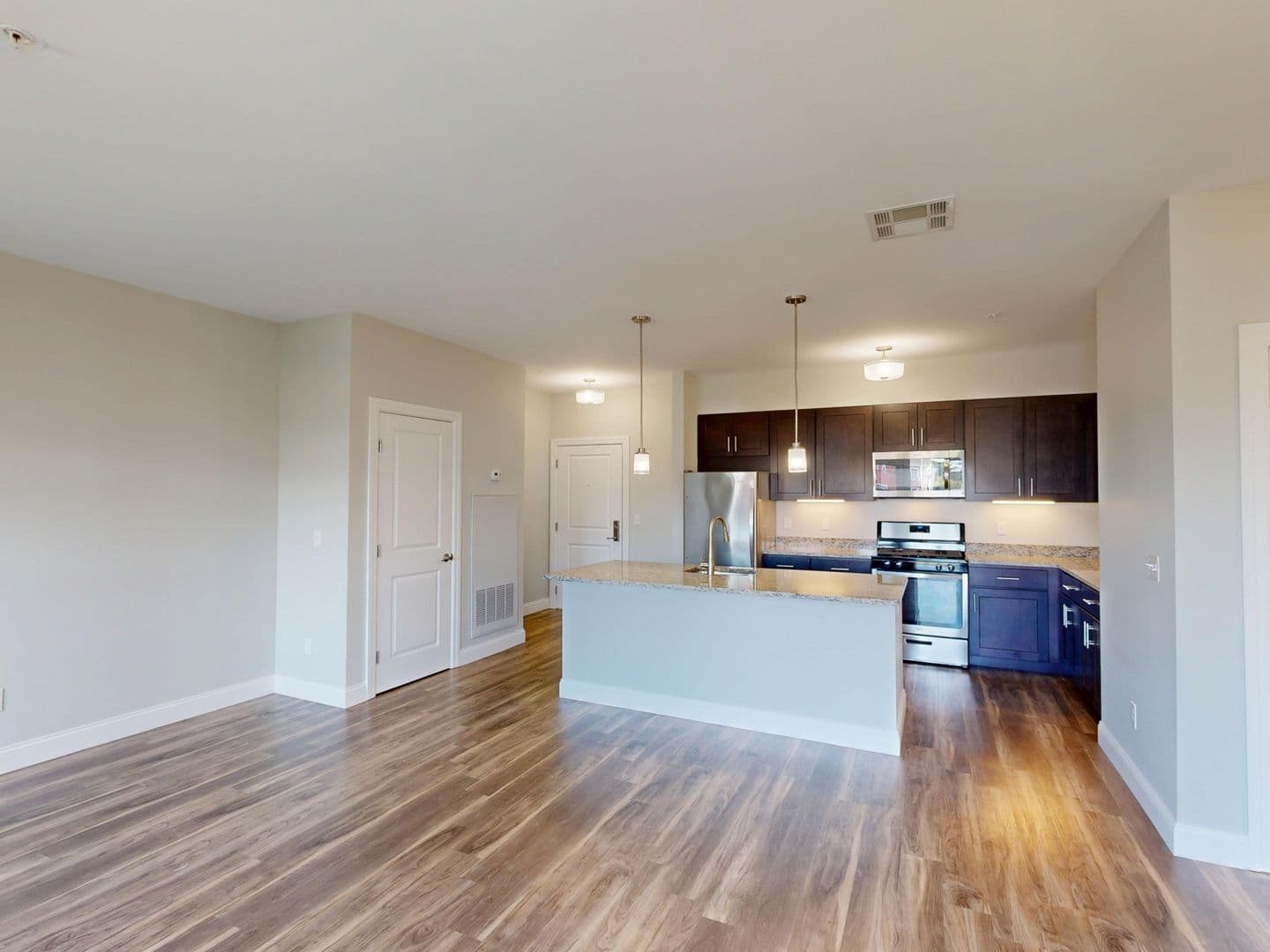 Hamden Apartment: 380 Mather St.