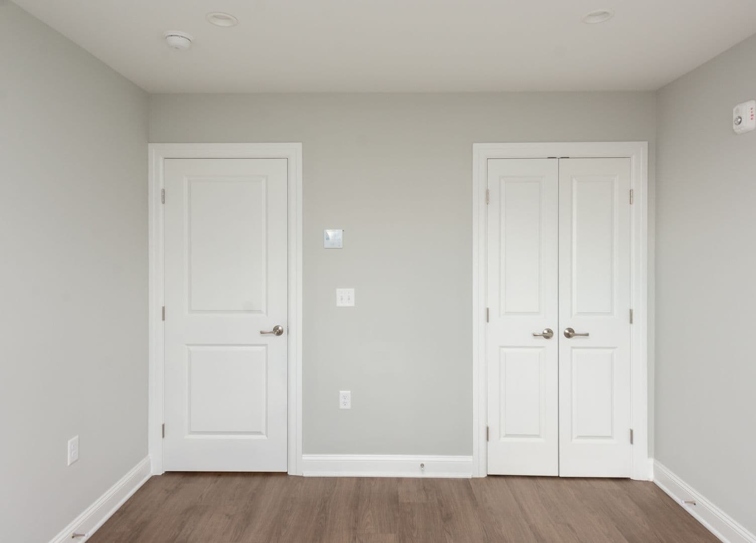 Hamden Apartment: 925 Mix Ave