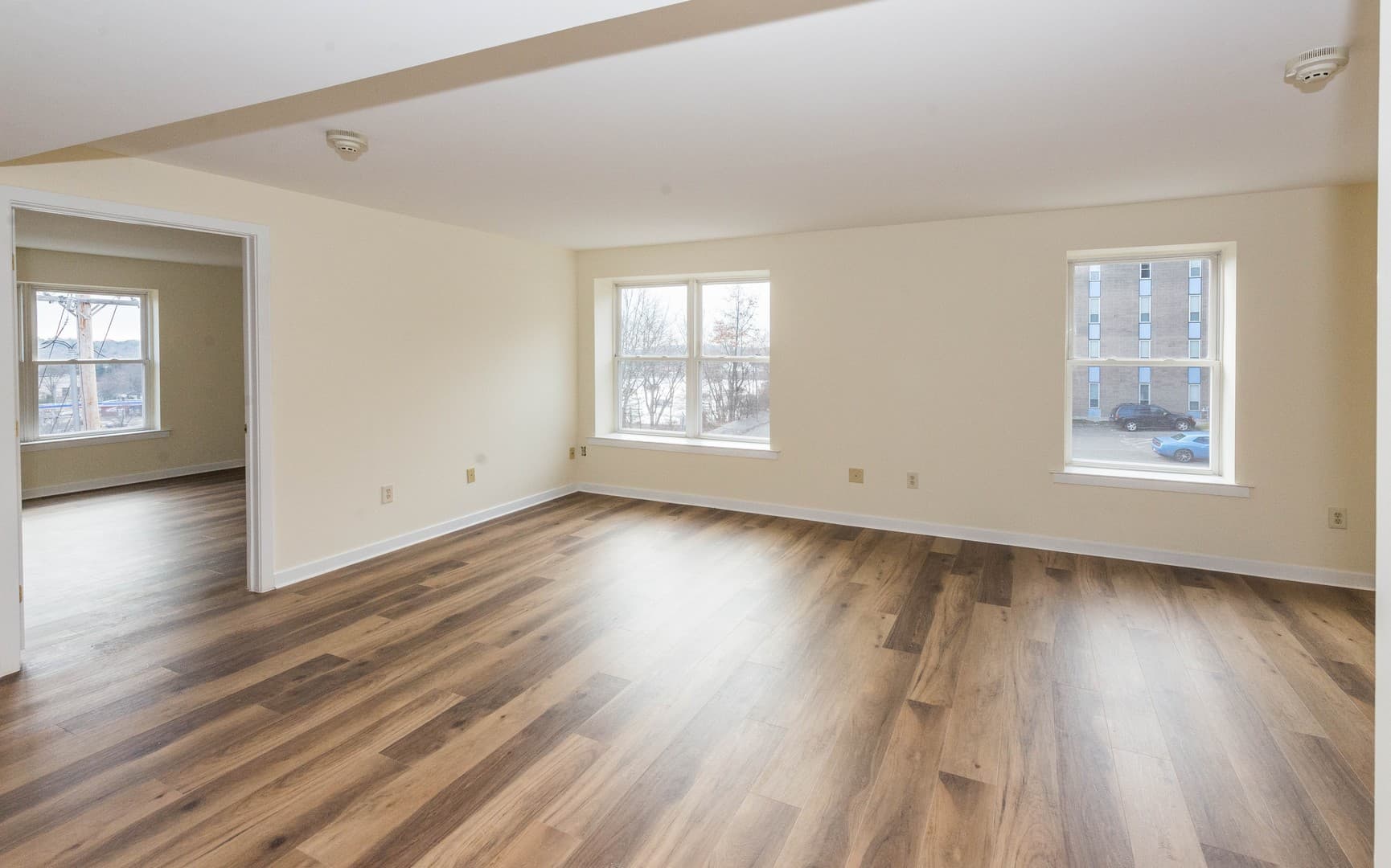 Hamden Apartment: 2 Skiff Street