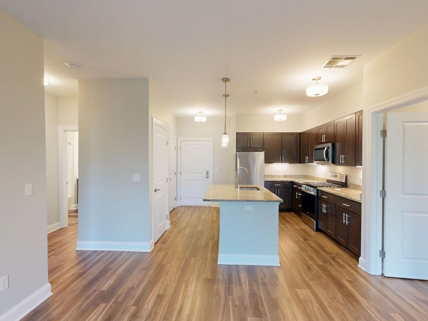 Hamden Apartment: 380 Mather St.