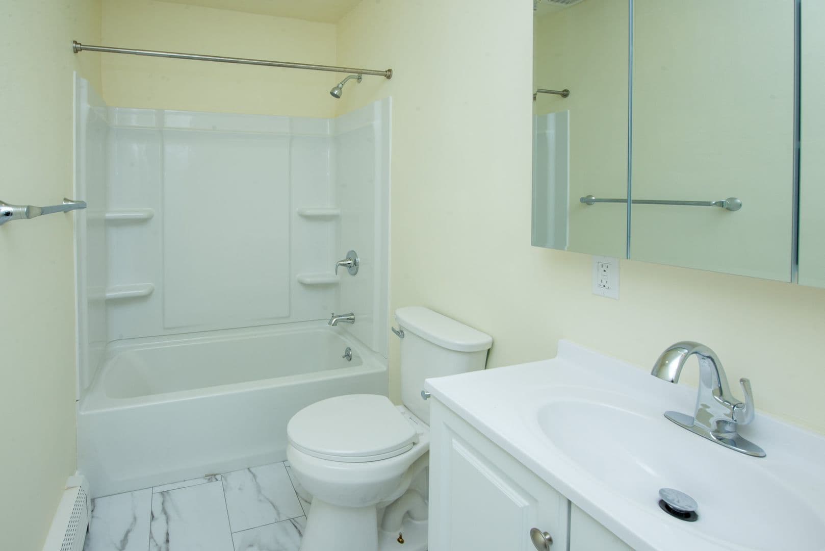 Hamden Apartment: 905 Mix Avenue