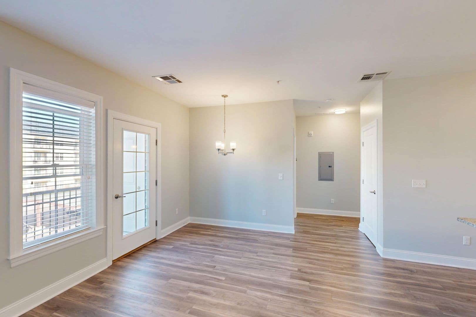Hamden Apartment: 380 Mather St.