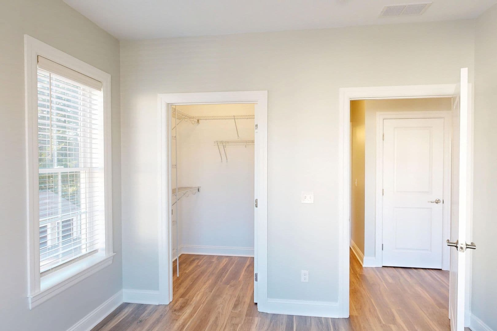 Hamden Apartment: 380 Mather St.