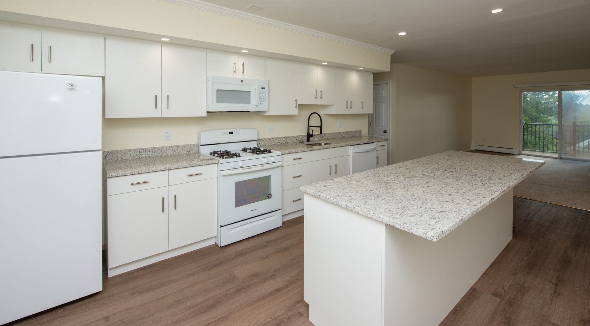 Hamden Apartment: 905 Mix Avenue