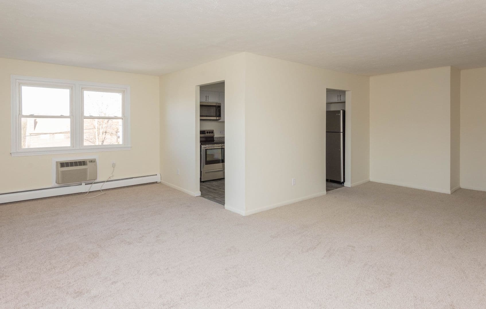 Hamden Apartment: 905 Mix Avenue