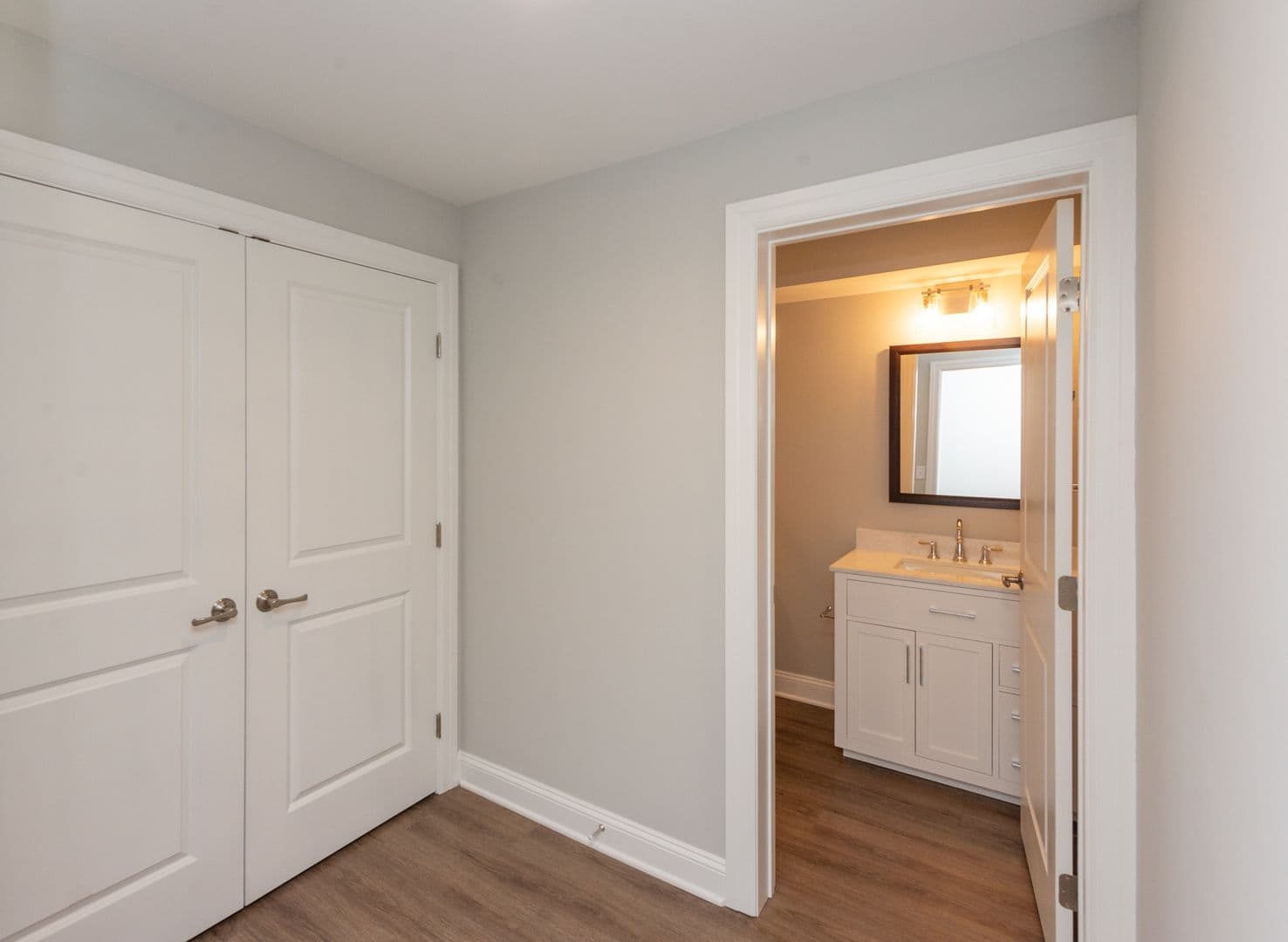 Hamden Apartment: 925 Mix Ave