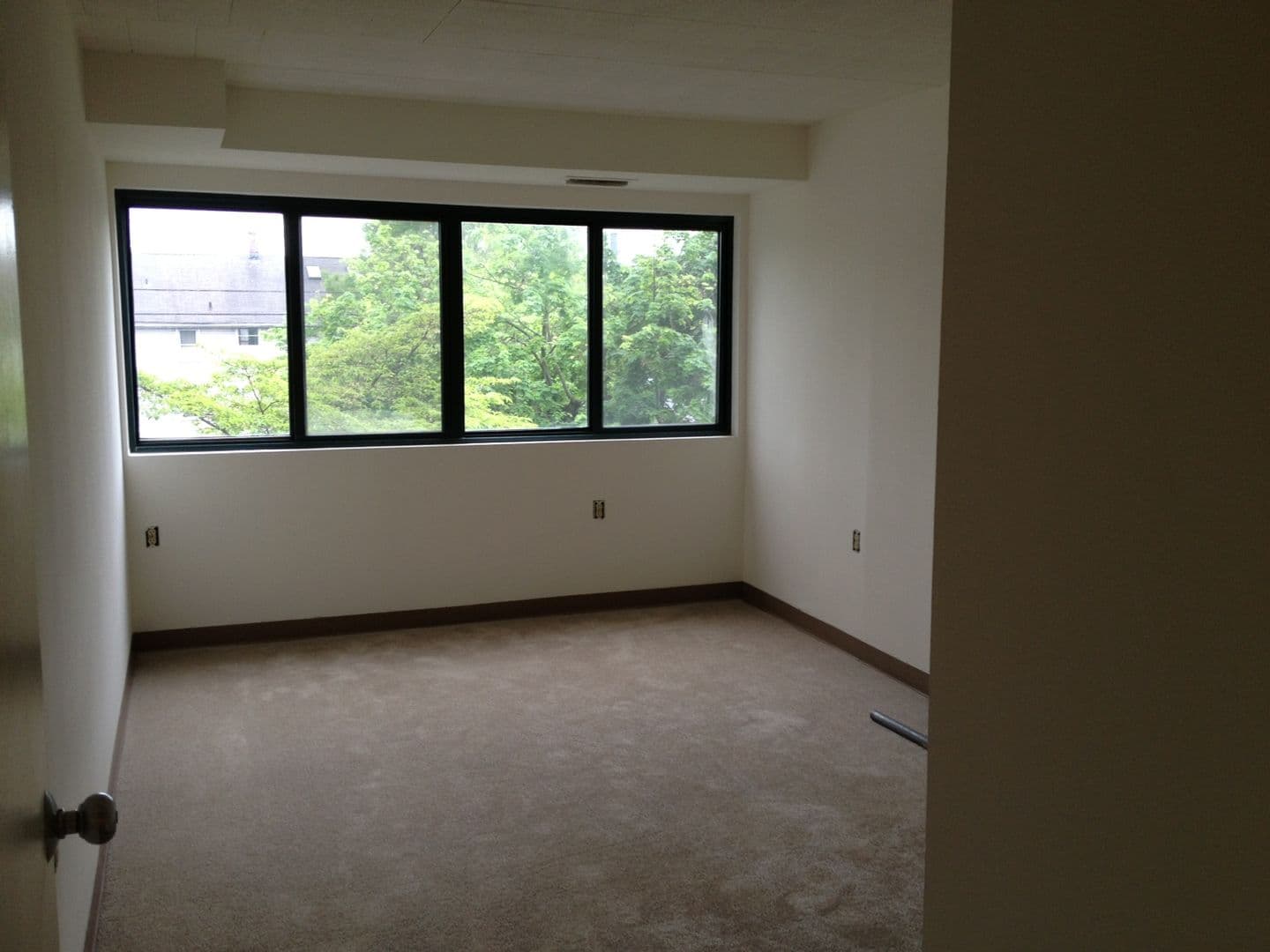 Hamden Apartment: 2405 Whitney Avenue