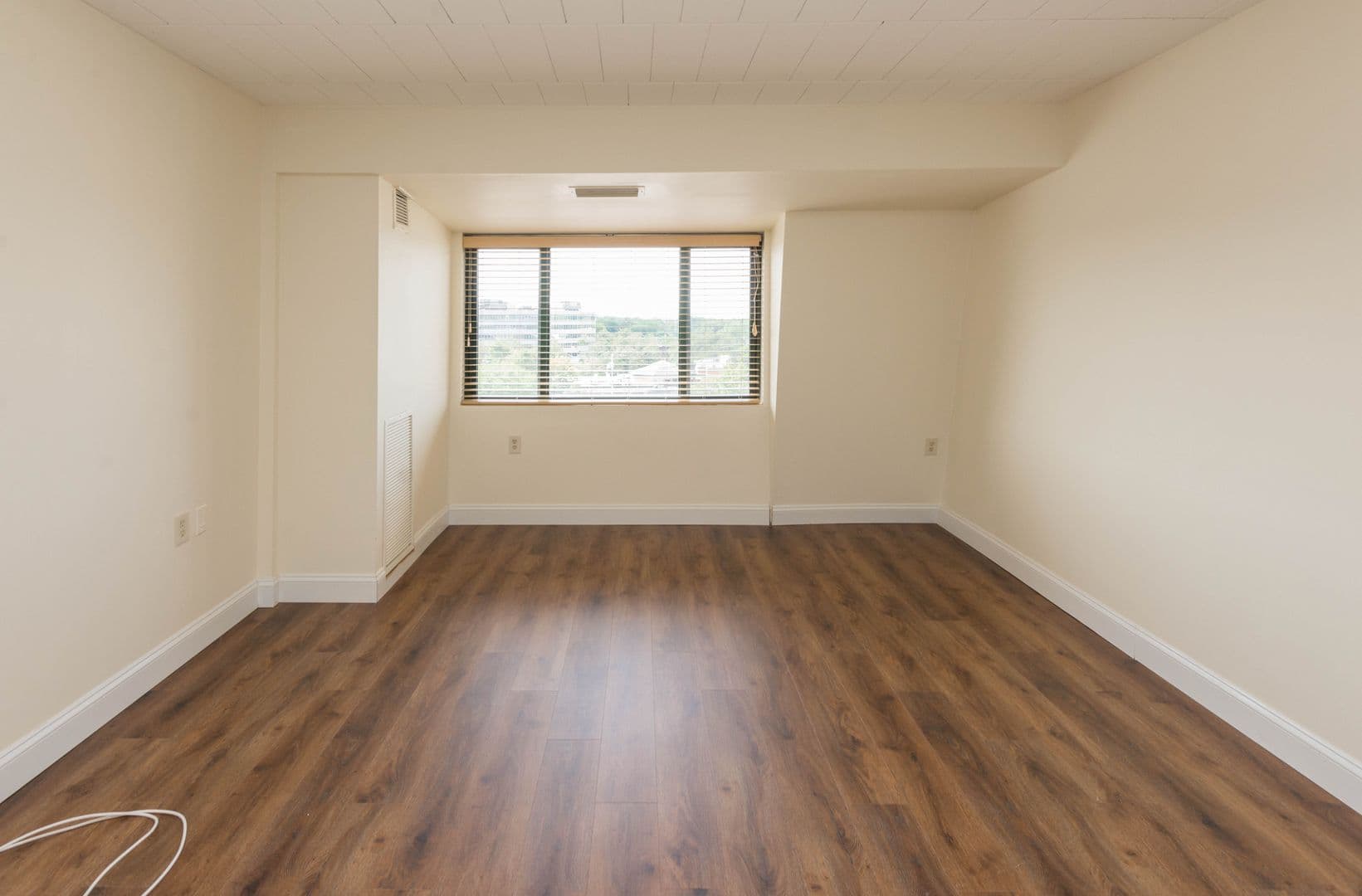 Hamden Apartment: 2405 Whitney Avenue