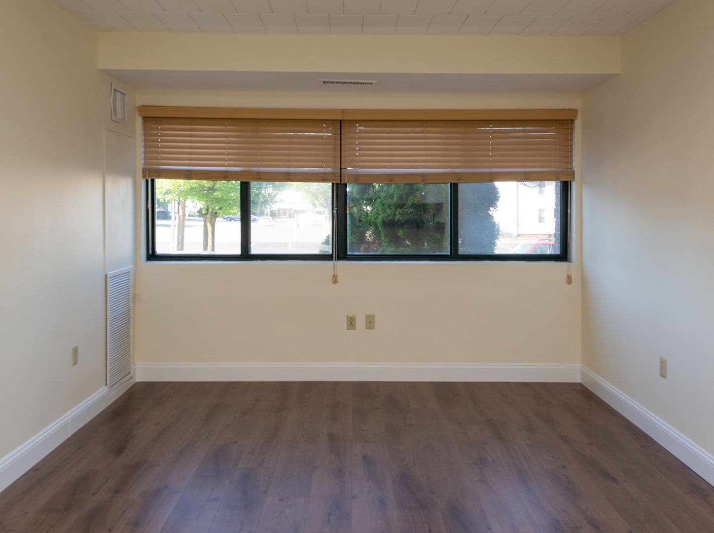 Hamden Apartment: 2405 Whitney Avenue