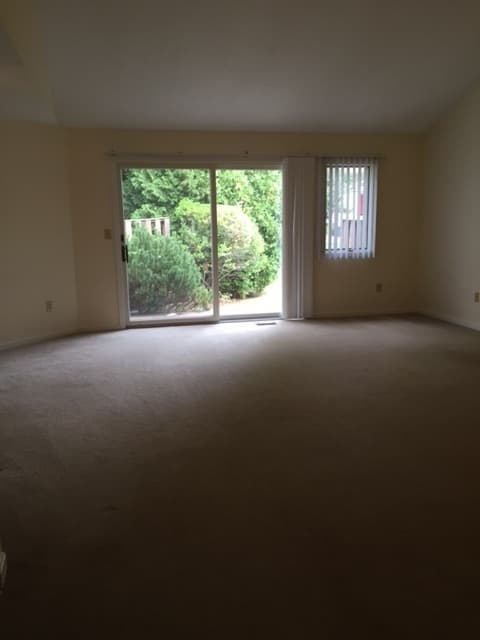 North Haven Apartment: 1298 Hartford Turnpike