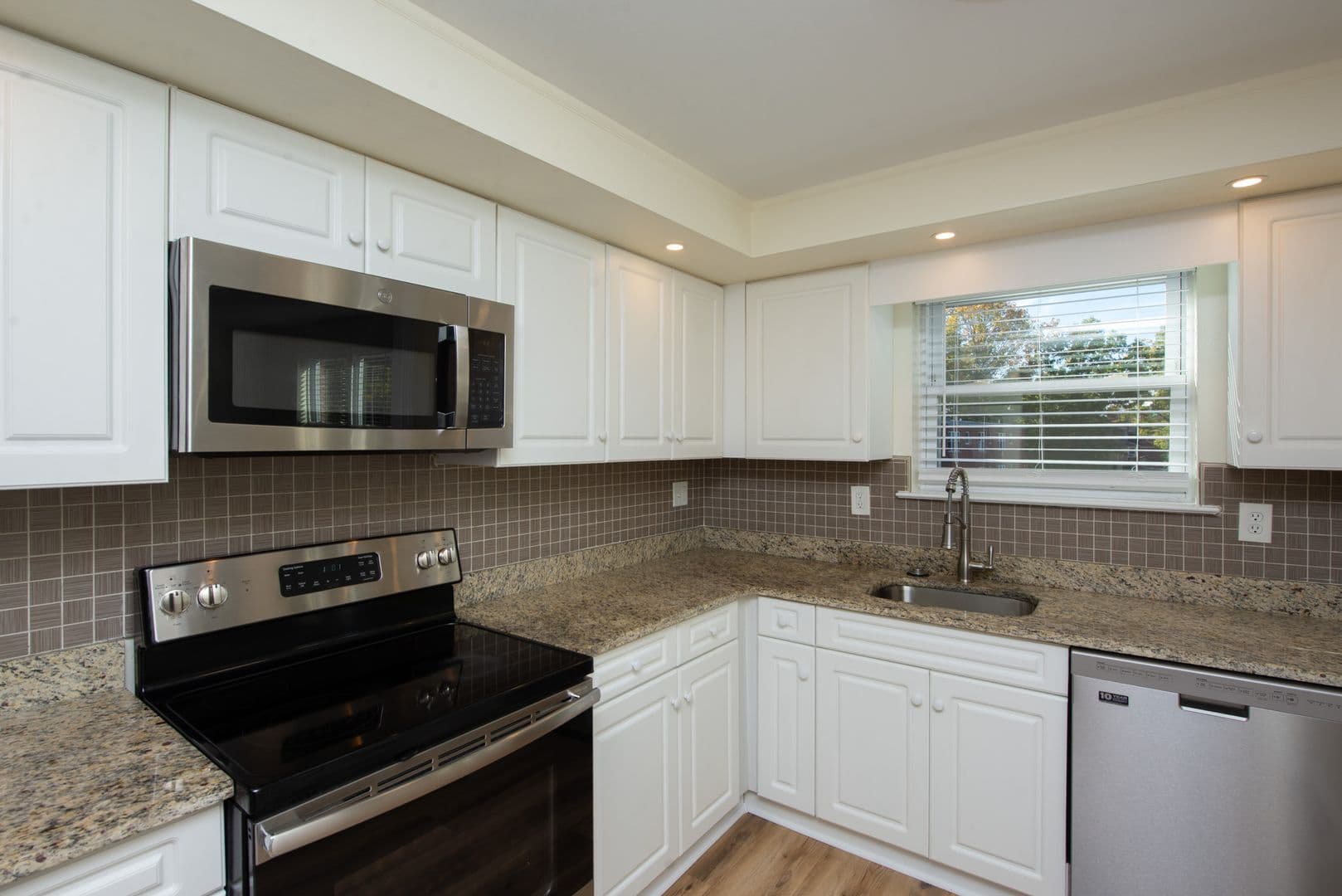 New Haven Apartment: 750 Whitney Avenue