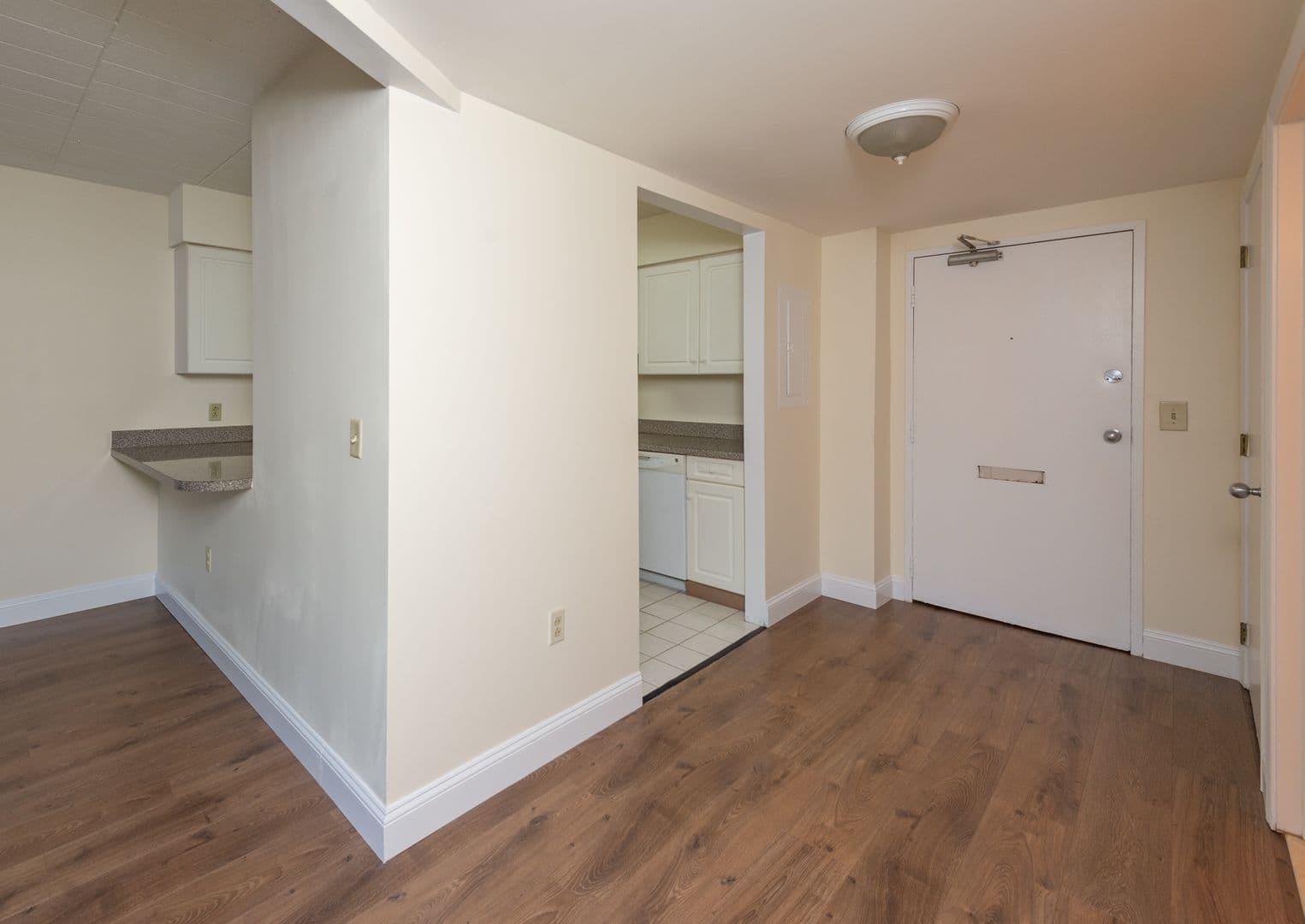 Hamden Apartment: 2405 Whitney Avenue