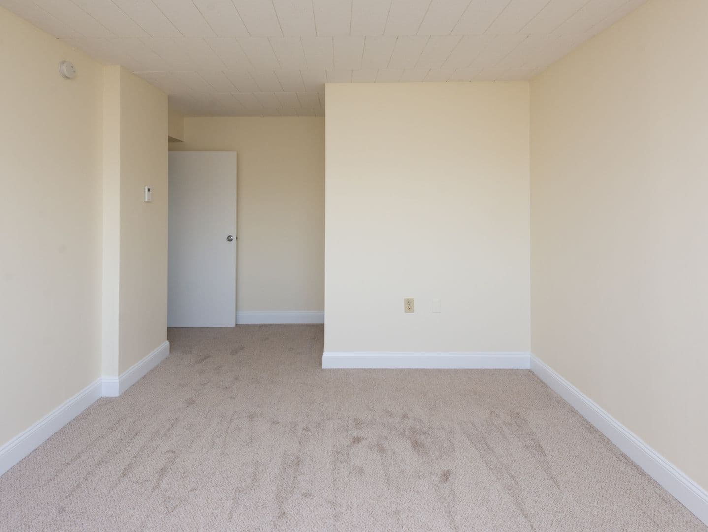 Hamden Apartment: 2405 Whitney Avenue