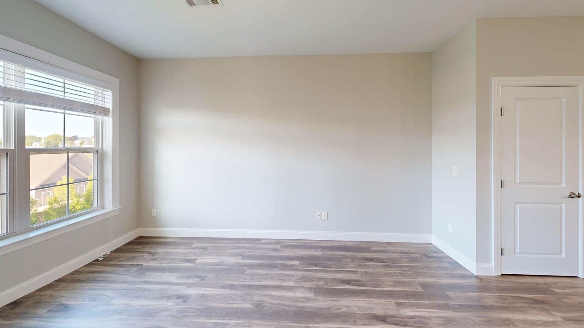 Hamden Apartment: 380 Mather St.