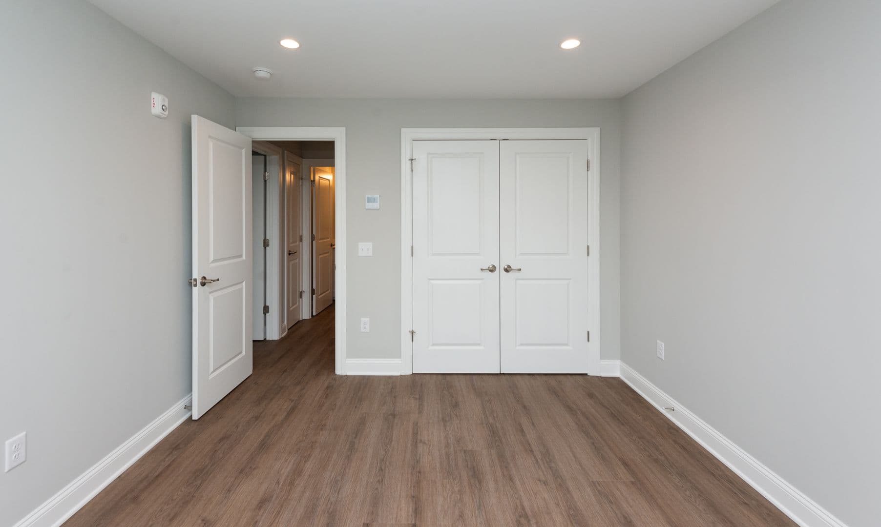 Hamden Apartment: 925 Mix Ave