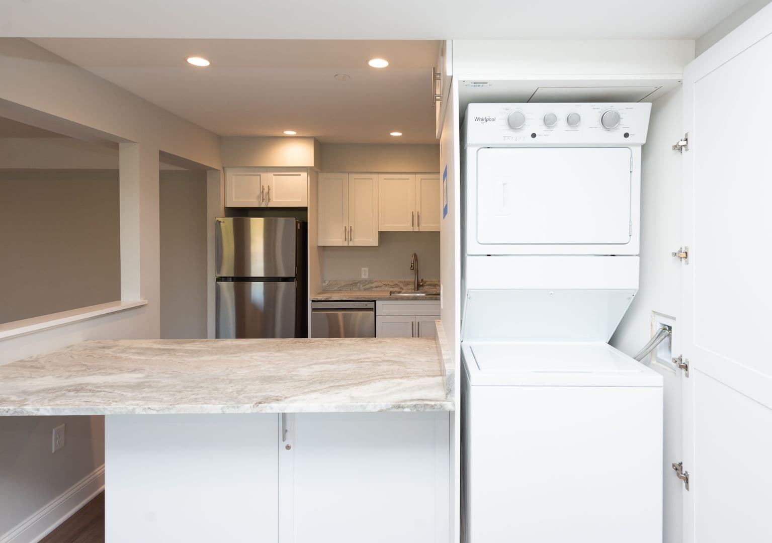 Hamden Apartment: 925 Mix Ave