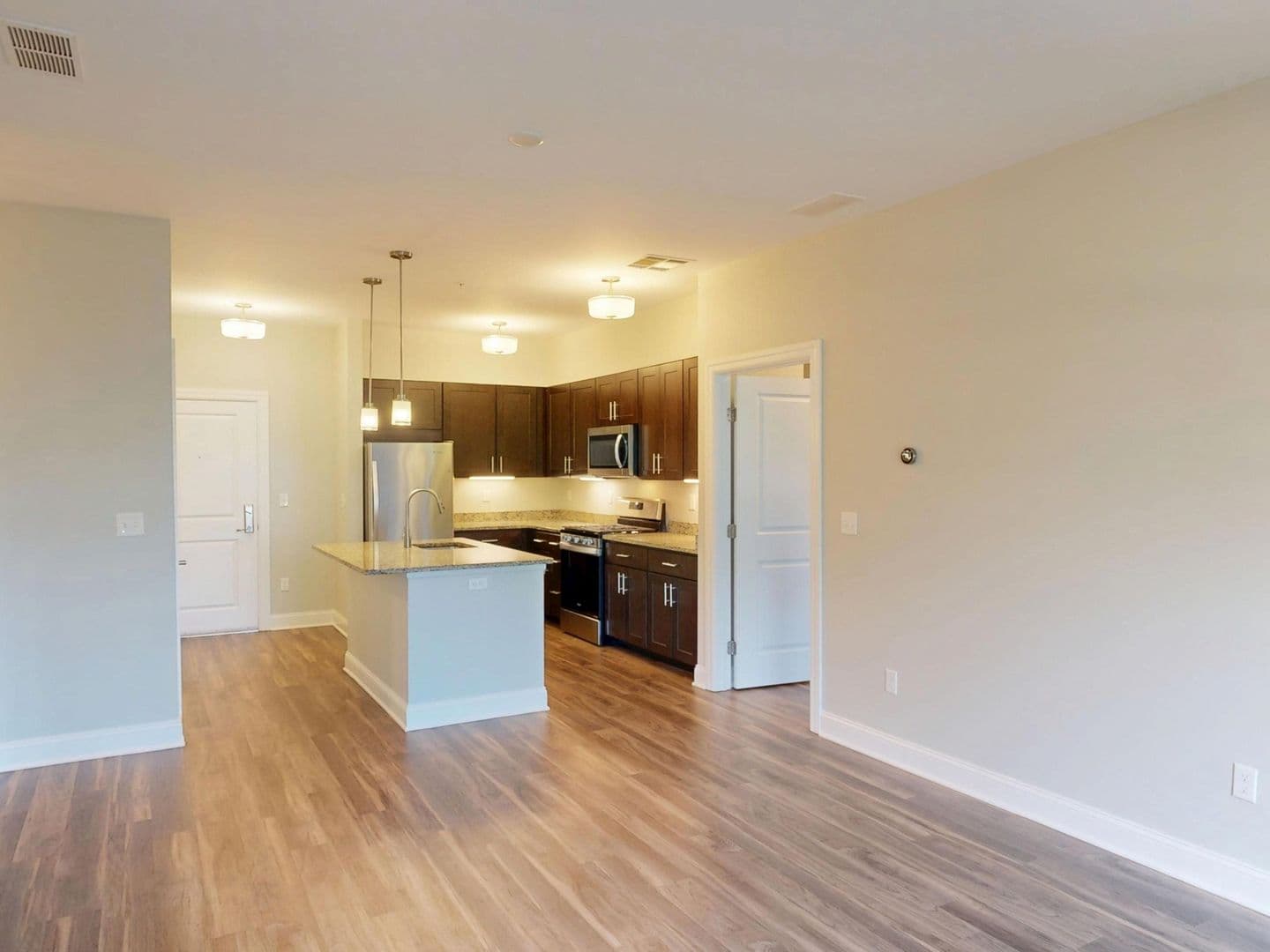 Hamden Apartment: 380 Mather St.