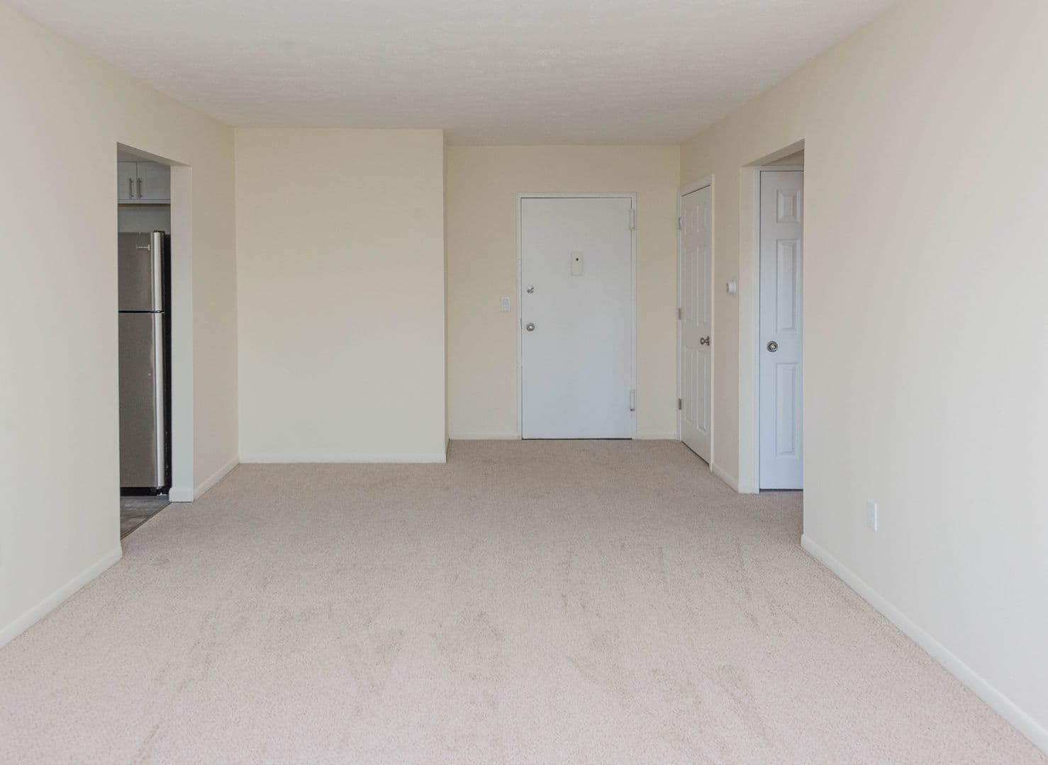 Hamden Apartment: 905 Mix Avenue