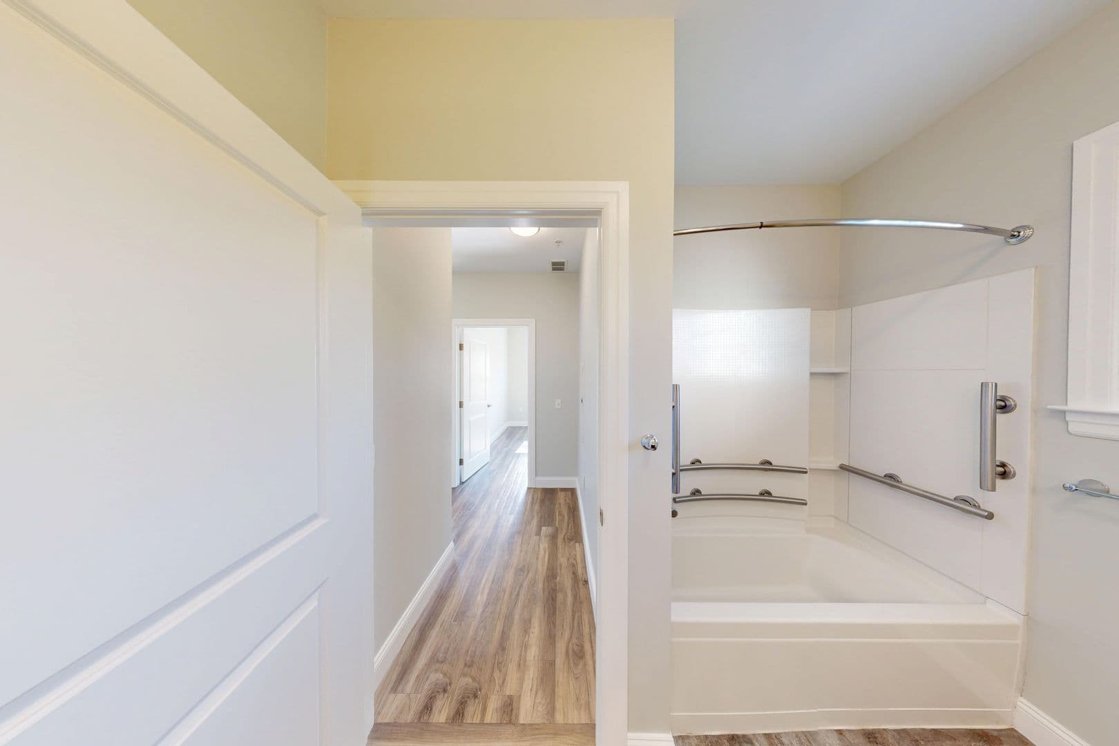 Hamden Apartment: 380 Mather St.