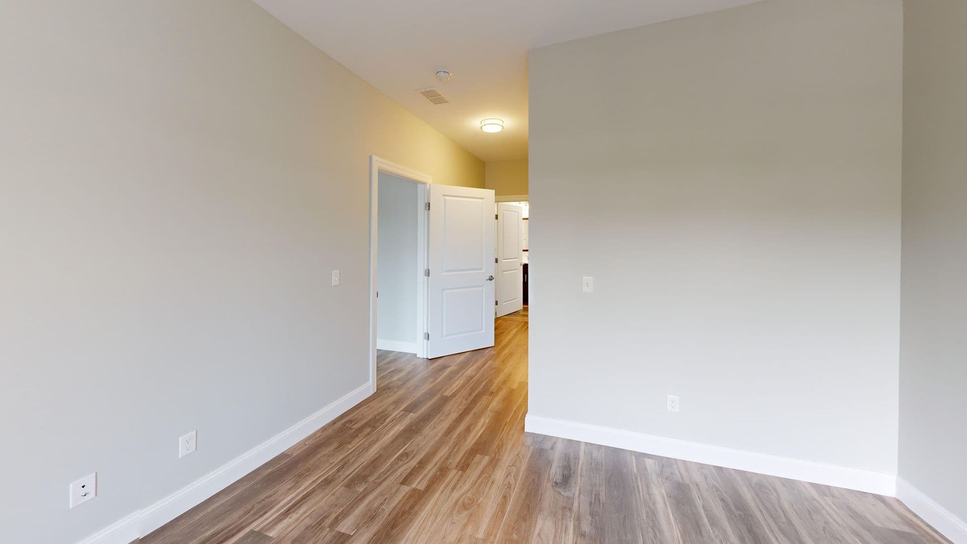 Hamden Apartment: 380 Mather St.