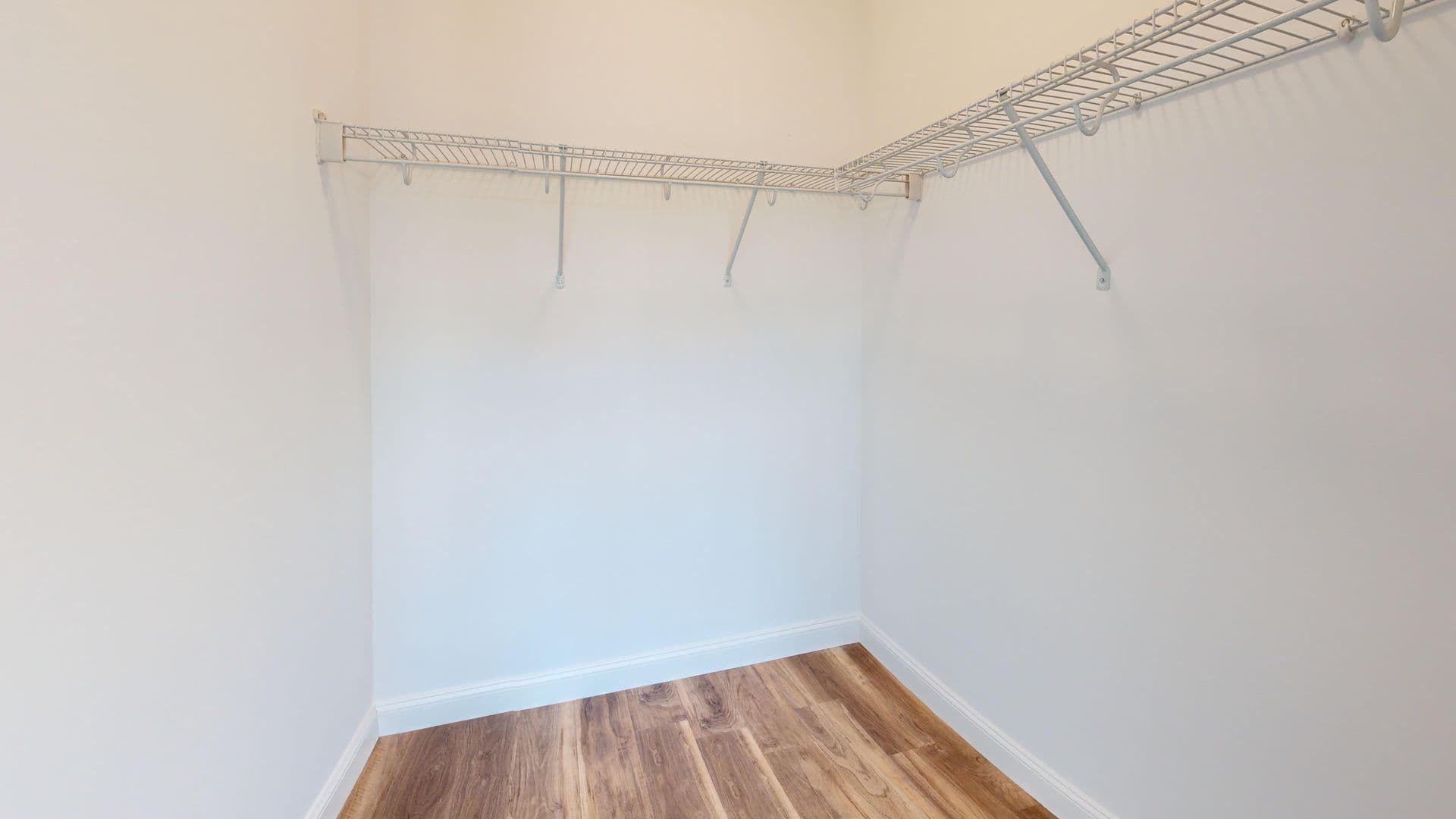 Hamden Apartment: 380 Mather St.